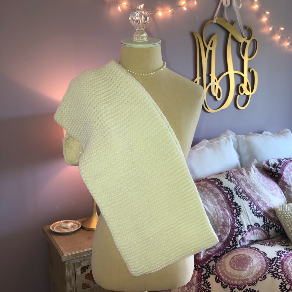 Infinity Scarf - Picture 5 of 6
